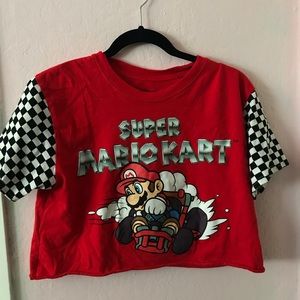 vintage super mario kart crop top! 🌹